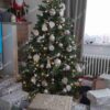 Umjetno božićno drvce 3D Ekskluzivna Smreka LED, drvce okićeno bijelim kuglicama i božićnim darovima