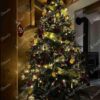 Umjetno božićno drvce 3D Skandinavska Smreka 240cm, gusto drvce okićeno crvenim i žutim ukrasima