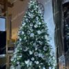 Umjetno božićno drvce FULL 3D Finska Smreka 210cm, gusto drvce okićeno bijelim ukrasima