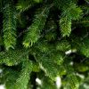 Umjetno božićno drvce FULL 3D finska smreka, detalji iglica. Dizajn drveta nadahnut je skandinavskom prirodom. Cijelo se drvo sastoji samo od kvalitetnih 3D igala. Igle se kombiniraju u blijedo zelenu i tamniju nijansu zelene.