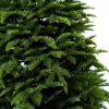 Umjetno božićno drvce FULL 3D kavkaska jela, detalji iglica. Cijelo drvo sastoji se od velikog broja nepogrešivih 3D grana jele, što čini doista realno. Igle drveta su blijedo zelene boje i odlikuju se tradicionalnim jelovim oblikom. Drvo je izrađeno od kvalitetnih negorivih materijala.