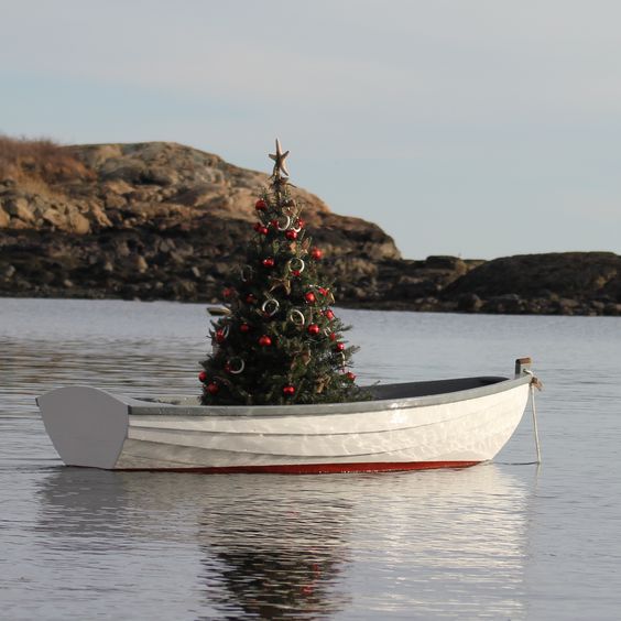 Božićno drvce na brodu